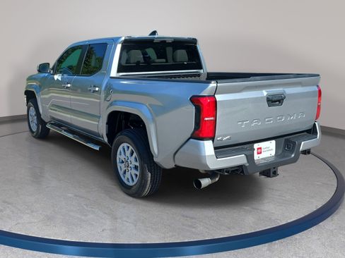 Used 2024 Toyota Tacoma SR5 AWD/4WD image 7