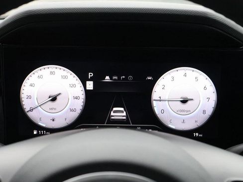 New 2025 Hyundai Elantra Limited image 30