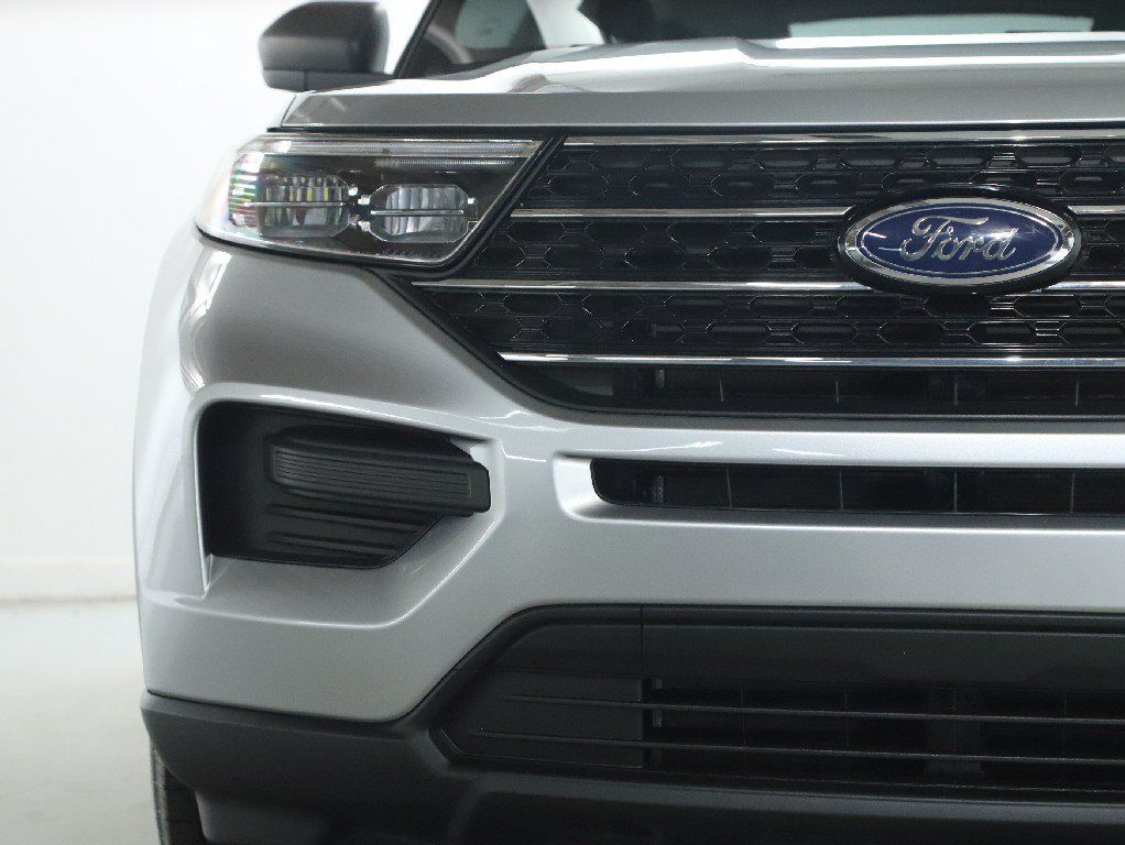 Used 2021 Ford Explorer XLT w/ Class III Trailer Tow Package AWD/4WD image 6