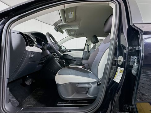 Used 2025 Volkswagen Taos S image 13