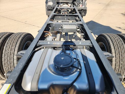 New 2025 Chevrolet Low Cab Forward 5500XG image 31