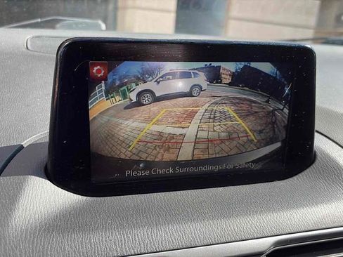 Used 2018 MAZDA MAZDA3 Touring image 17