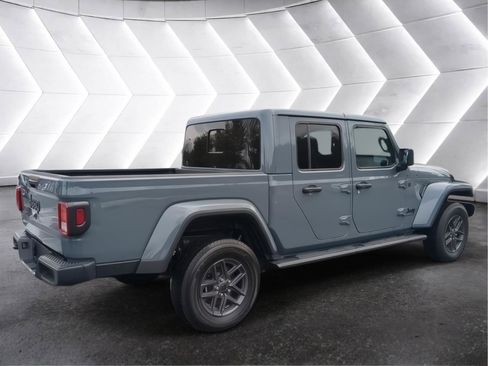 New 2026 Jeep Gladiator Sport AWD/4WD image 9