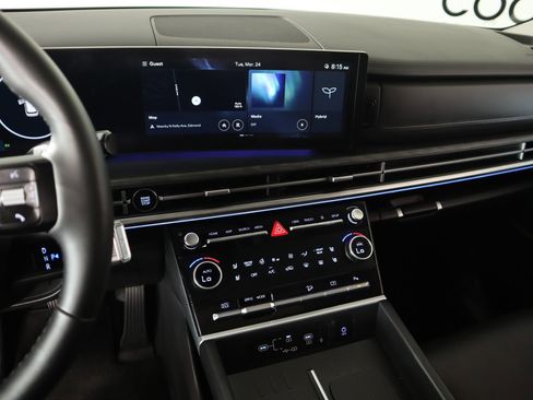 Certified 2025 Hyundai Santa Fe Limited image 5