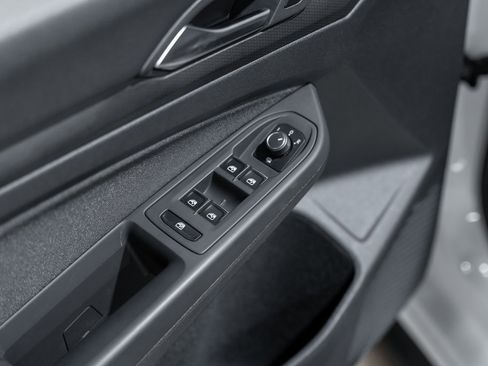 Used 2022 Volkswagen GTI SE image 60