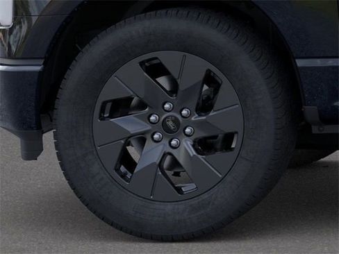 New 2025 Ford F150 Lightning Lariat image 19