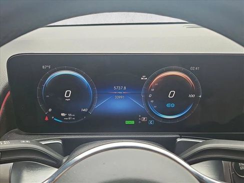 Certified 2023 Mercedes-Benz EQB 300 4MATIC w/ Exclusive Package image 9