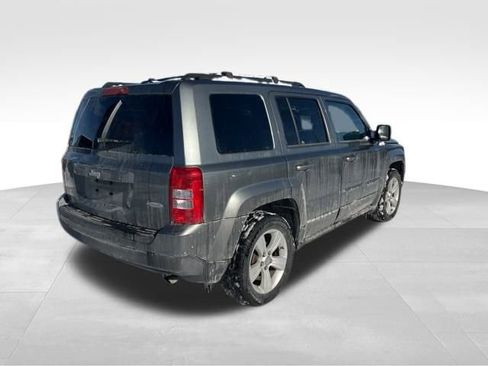 Used 2014 Jeep Patriot Latitude w/ Sun/Sound Group image 7