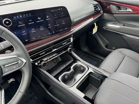 New 2026 Chevrolet Traverse Z71 w/ Driver Confidence Package AWD/4WD image 19