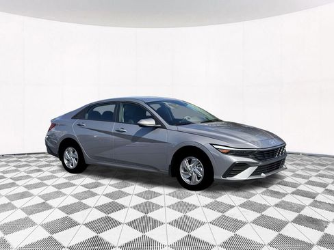 New 2026 Hyundai Elantra SE image 15