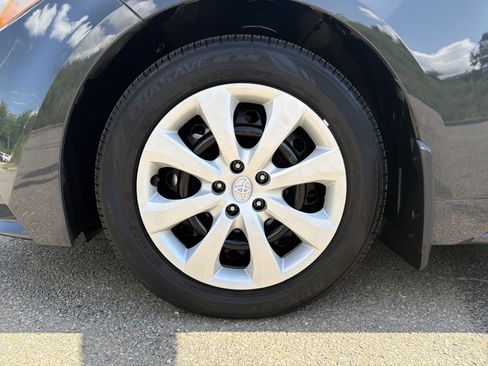 Used 2024 Toyota Corolla LE FWD image 11