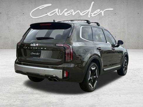 Used 2023 Kia Telluride EX w/ EX Captain's Chair Package FWD image 16