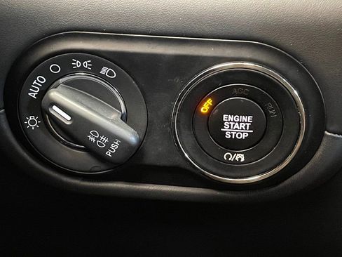 Used 2022 Maserati Levante GT AWD/4WD image 27