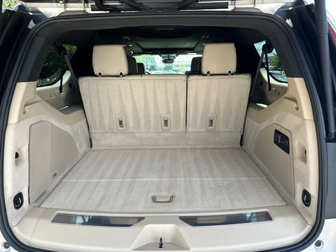 Used 2023 Cadillac Escalade ESV Premium Luxury w/ Performance Package AWD/4WD image 41