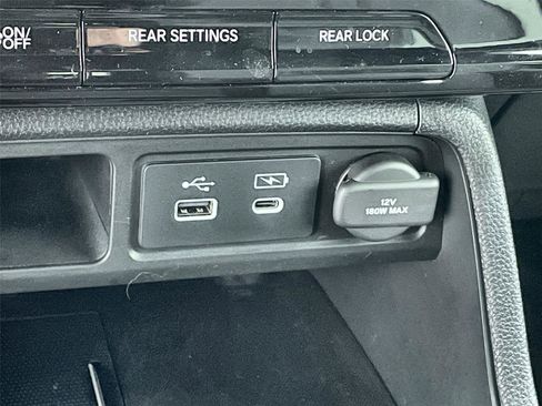 Certified 2025 Honda Pilot Black Edition image 25