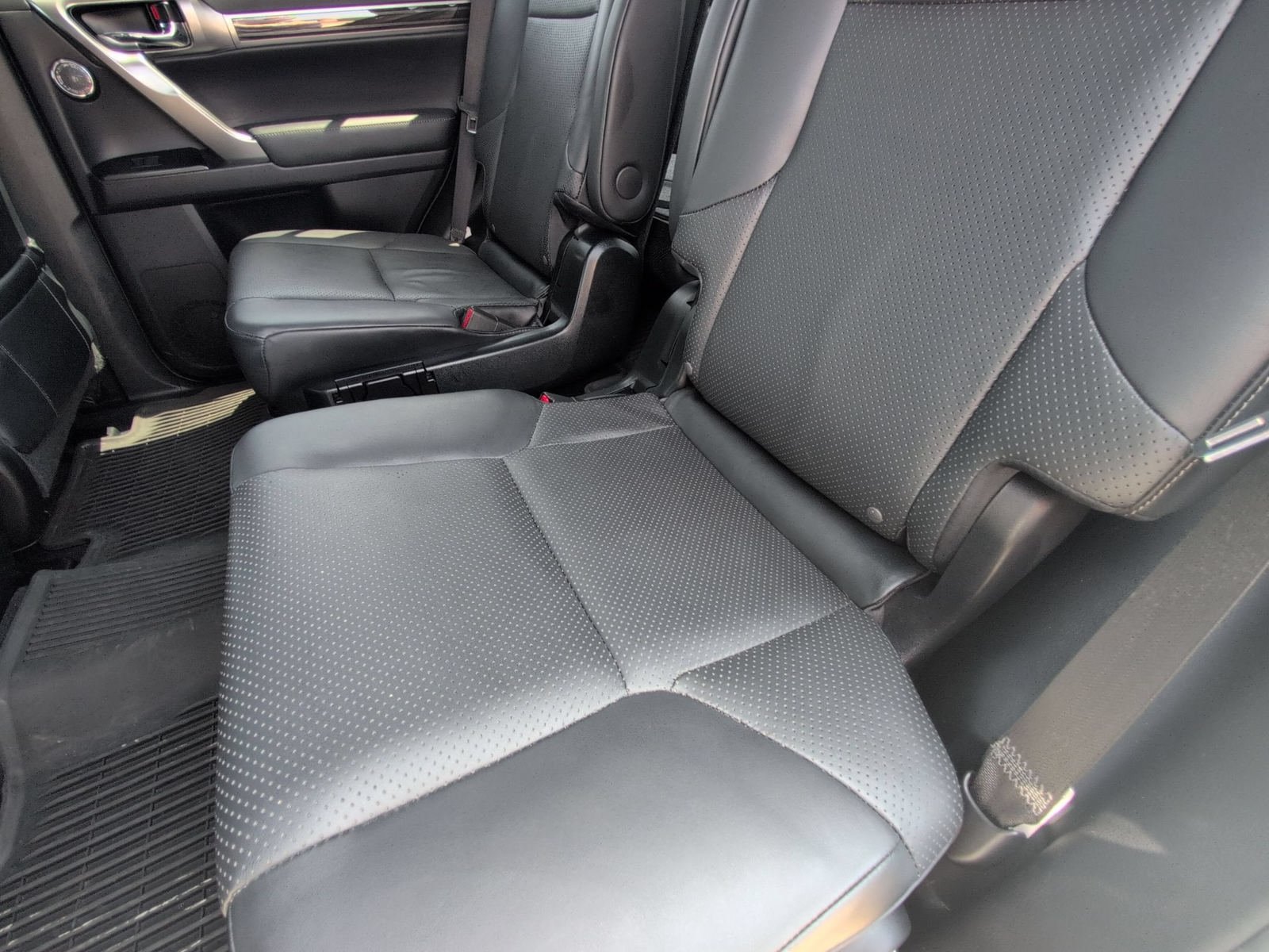 Used 2023 Lexus GX 460 Luxury w/ Sport Design Package AWD/4WD image 29