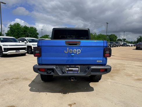 Used 2020 Jeep Gladiator Overland w/ Dual Top Group AWD/4WD image 6