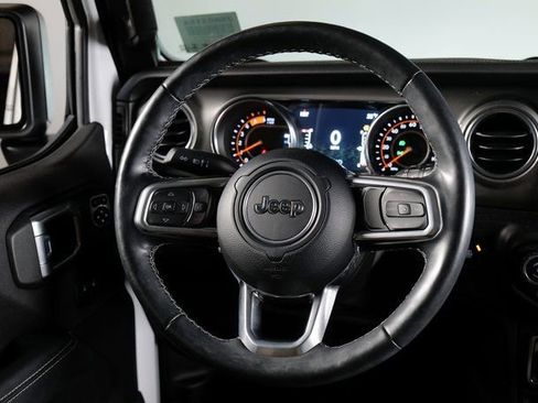 Used 2021 Jeep Wrangler Unlimited Sahara image 11