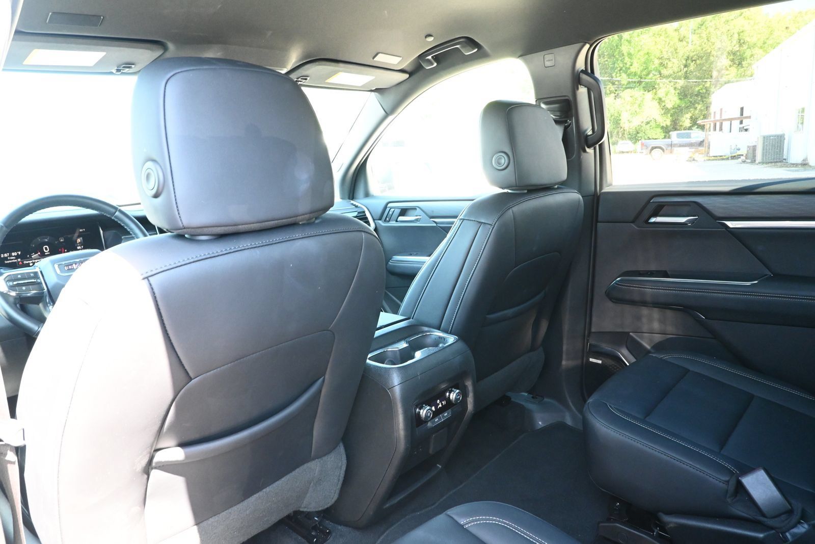 Used 2026 GMC Acadia Elevation w/ Elevation Premium Package FWD image 22