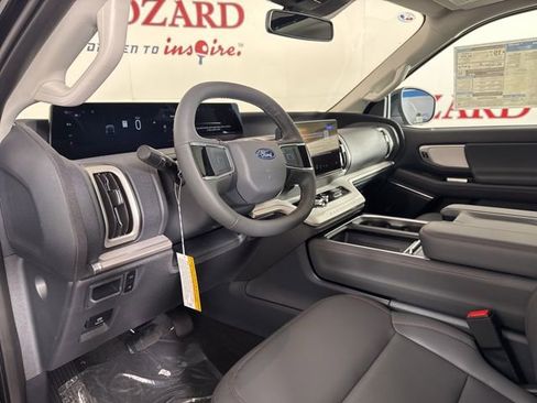 New 2025 Ford Expedition Max Active image 15