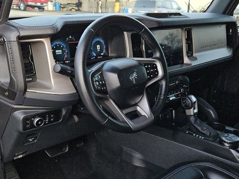 Used 2025 Ford Bronco Outer Banks image 27