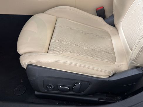 Certified 2024 BMW 330i Sedan w/ Premium Package image 13