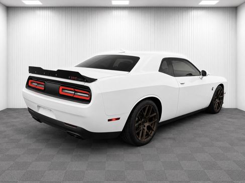 Used 2016 Dodge Challenger R/T Scat Pack RWD image 3