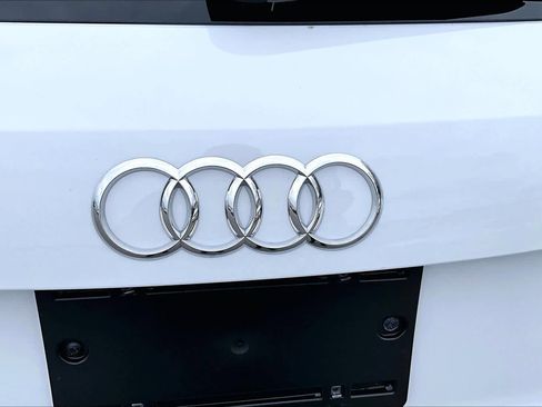 Used 2024 Audi Q3 2.0T Premium AWD/4WD image 47
