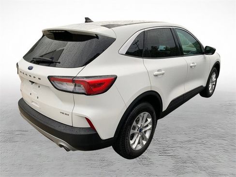 Used 2022 Ford Escape SE w/ Convenience Package AWD/4WD image 2