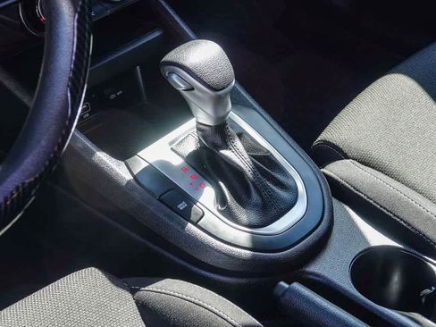 Used 2023 Kia Forte LXS image 18