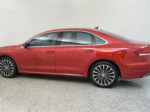 Used 2022 Volkswagen Passat 2.0T FWD image 3