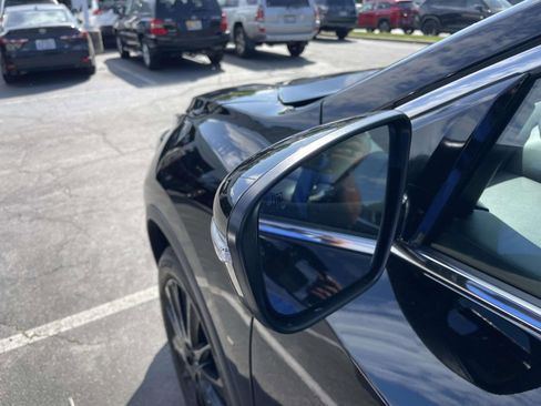 Used 2023 Nissan Murano SV w/ SV Midnight Edition Package image 15