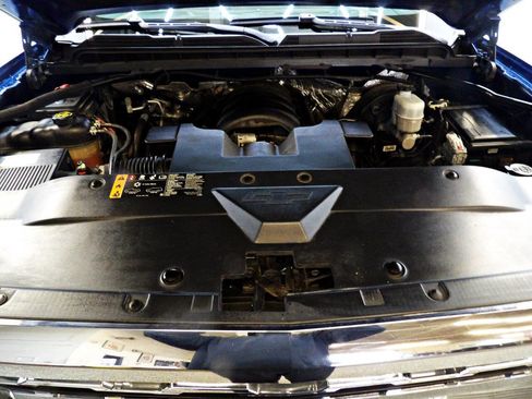 Used 2018 Chevrolet Silverado 1500 LTZ w/ LPO, Street Package image 21