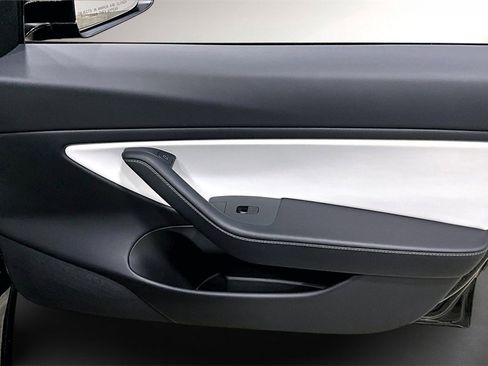 Used 2021 Tesla Model 3 Long Range image 27