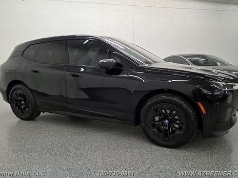 Used 2024 BMW iX xDrive50 AWD/4WD image 7