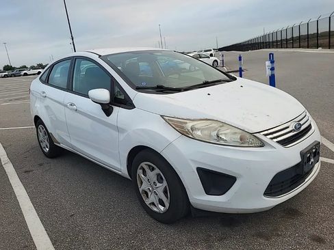 Used 2011 Ford Fiesta SE w/ Super Fuel Economy Pkg image 5