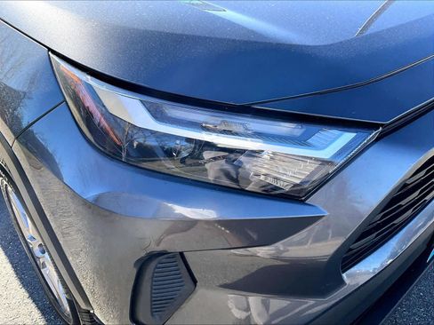 Used 2022 Toyota RAV4 XLE image 33
