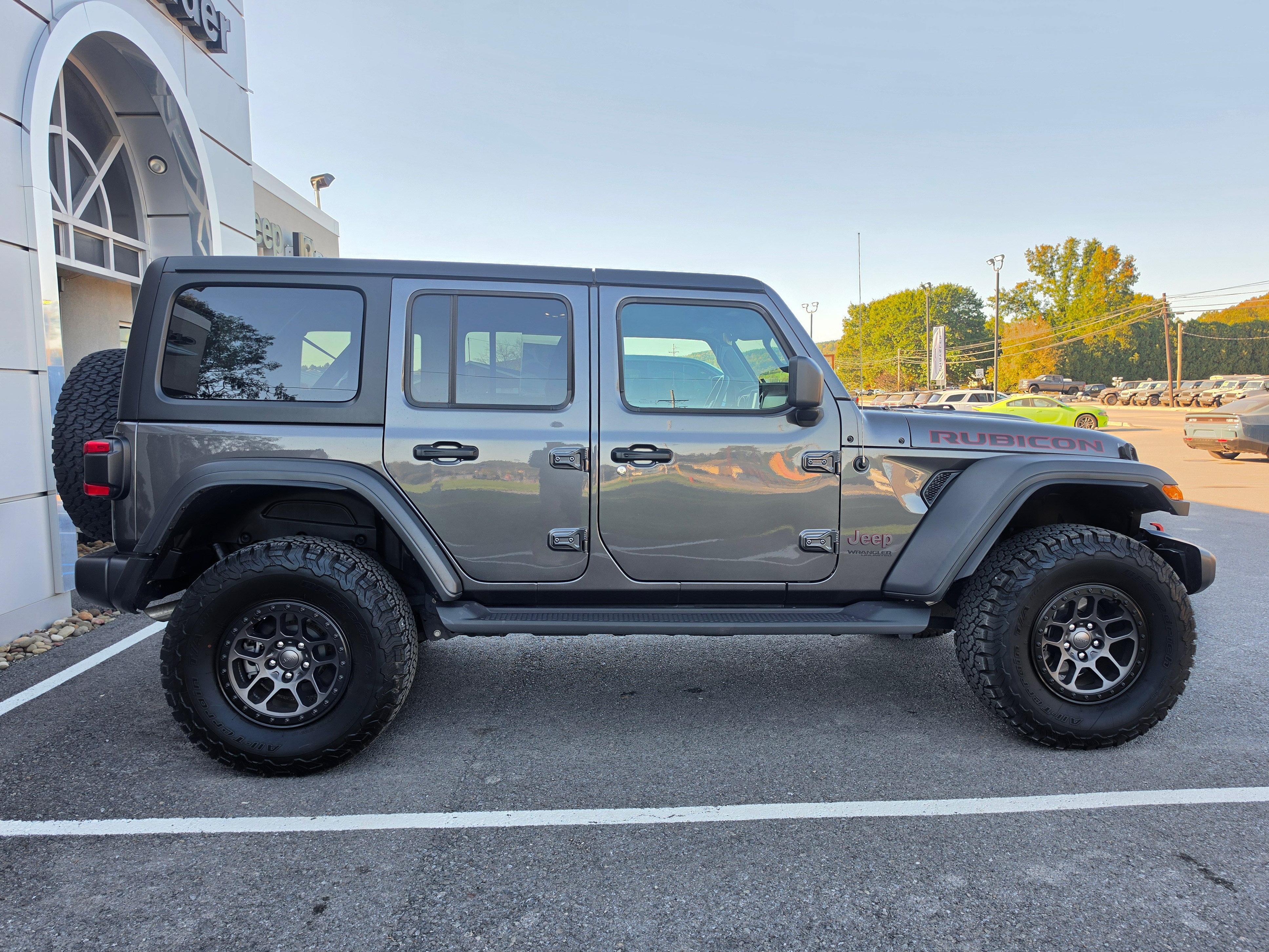 Used 2022 Jeep Wrangler Unlimited Rubicon w/ Xtreme Recon 35" Tire Package AWD/4WD image 2