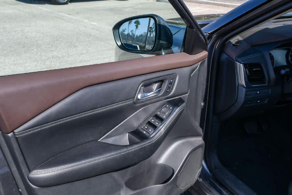 Used 2023 Nissan Rogue SL w/ SL Premium Package FWD image 26