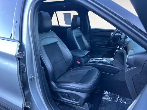 Used 2023 Ford Explorer ST-Line AWD/4WD image 11