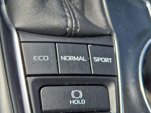 Used 2018 Toyota Camry XSE FWD image 23