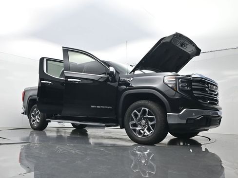 Used 2025 GMC Sierra 1500 SLT w/ SLT Premium Plus Package AWD/4WD image 30