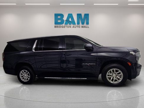 Used 2023 Chevrolet Suburban LT image 8
