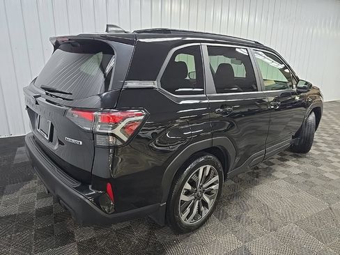Used 2025 Subaru Forester Touring AWD/4WD image 12