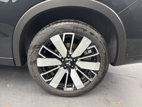 New 2025 Mitsubishi Outlander SEL image 11