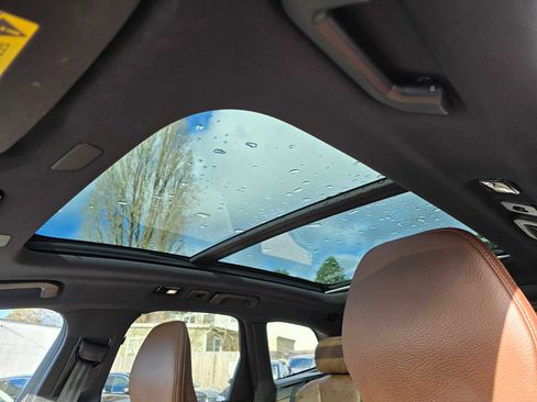 Used 2023 Volvo XC60 T8 Plus image 24