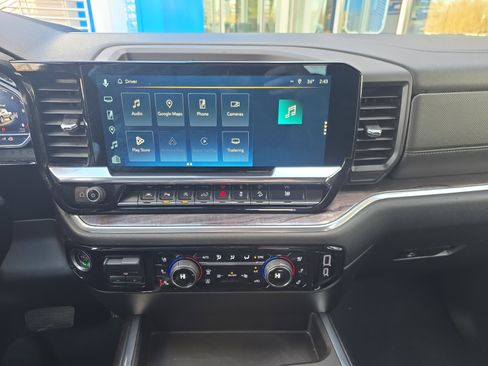 Used 2025 Chevrolet Silverado 1500 LTZ image 29