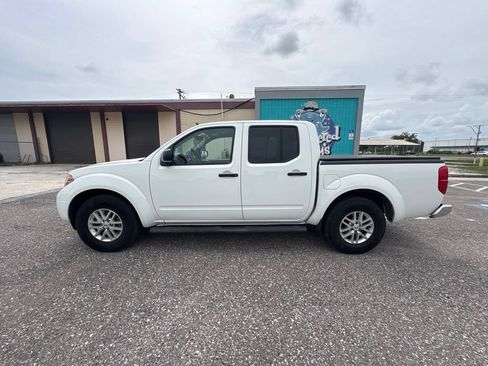 Used 2019 Nissan Frontier SV RWD image 6