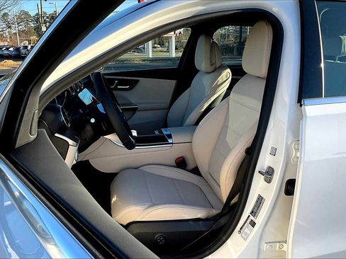 Used 2025 Mercedes-Benz C 300 4MATIC Sedan image 7