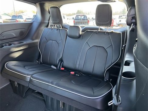New 2026 Chrysler Pacifica Limited w/ Trailer Tow Group image 7